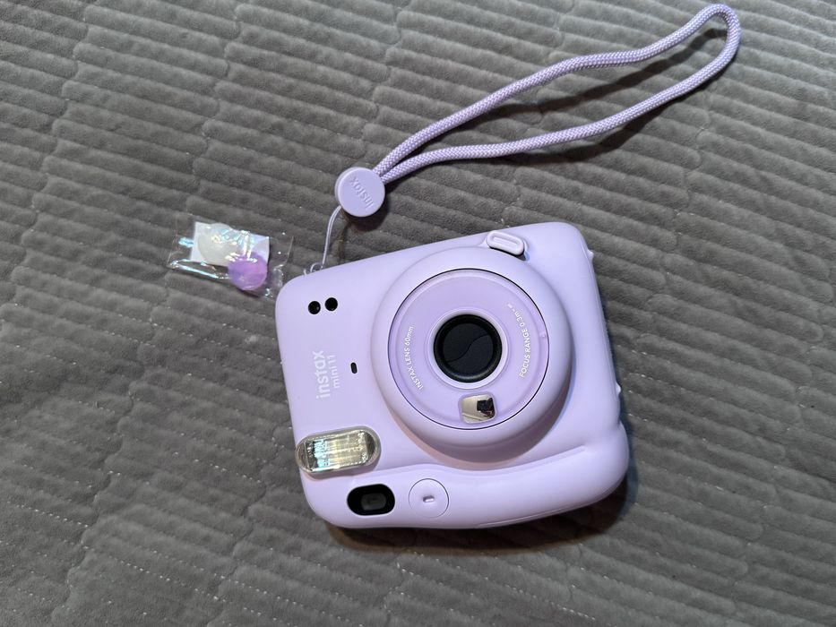 Продам Instax mini 11
