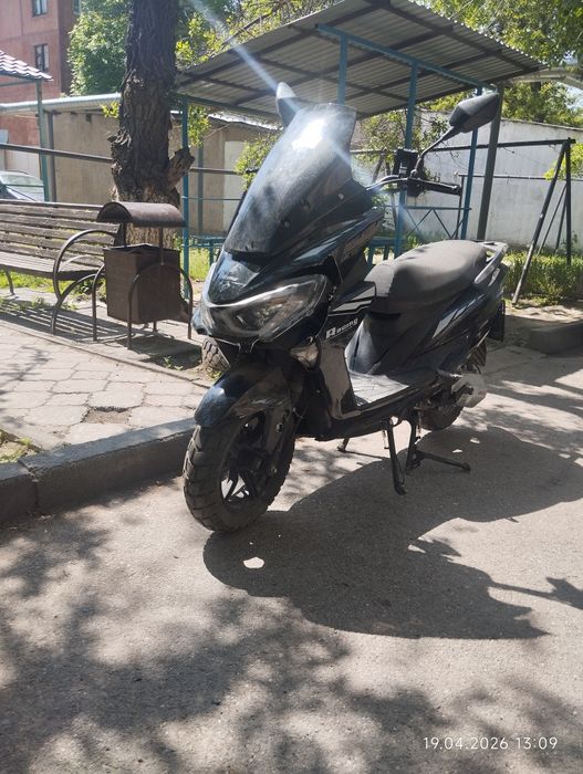 Макси скутер 150