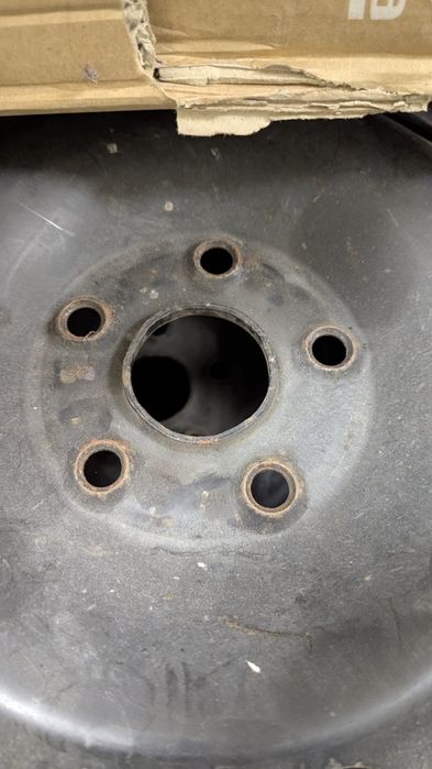 Железни джанти с гуми от Шкода Октавия 2
4бр.
 
Грайфер около 5мм
Дот