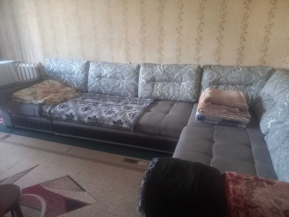 Продам б/у диван
