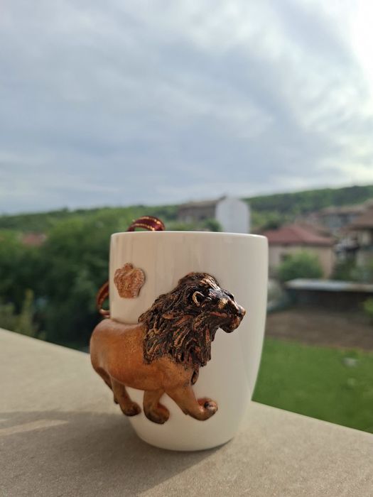 Лъв. Чаша с декорация от полимерна глина