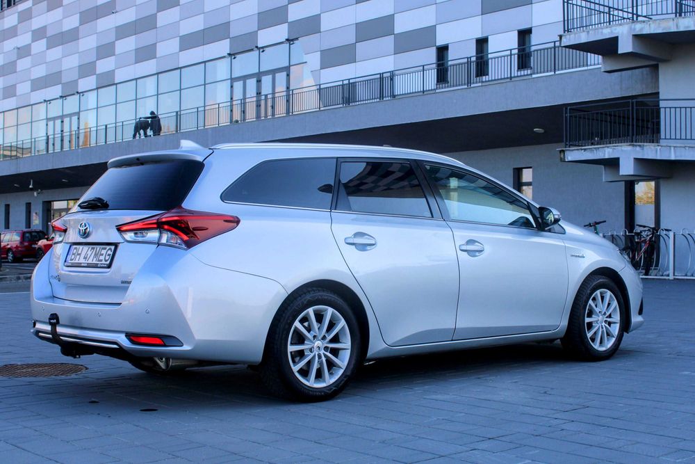 Toyota Auris Hybrid 50th Anniversary Edition/Full Piele/Carte Service