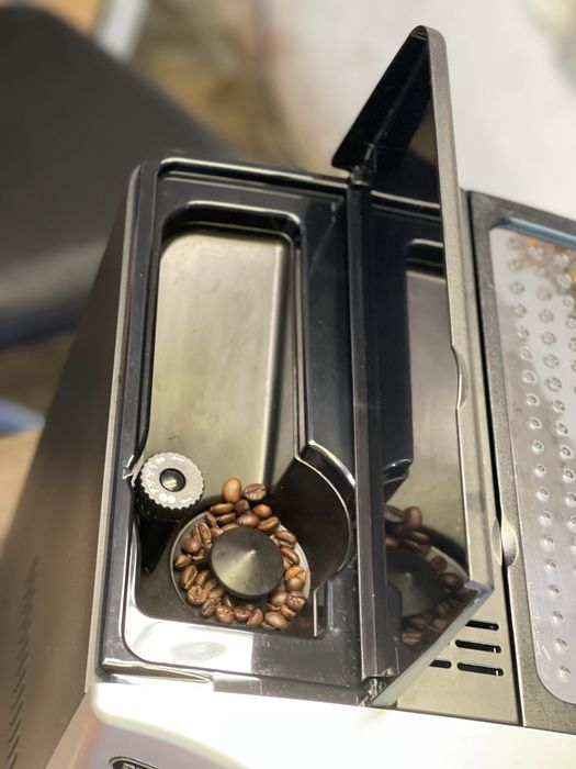 Кафеавтомати|Кафемашини DeLonghi MAGNIFICA ESAM4200.S