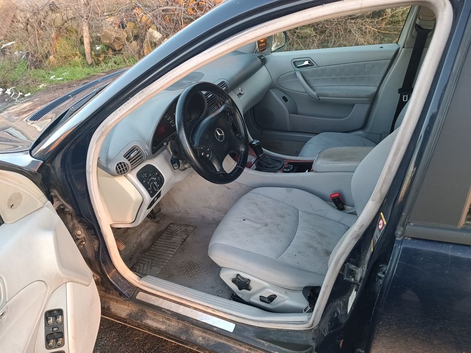 Меецедес C 220 143коня