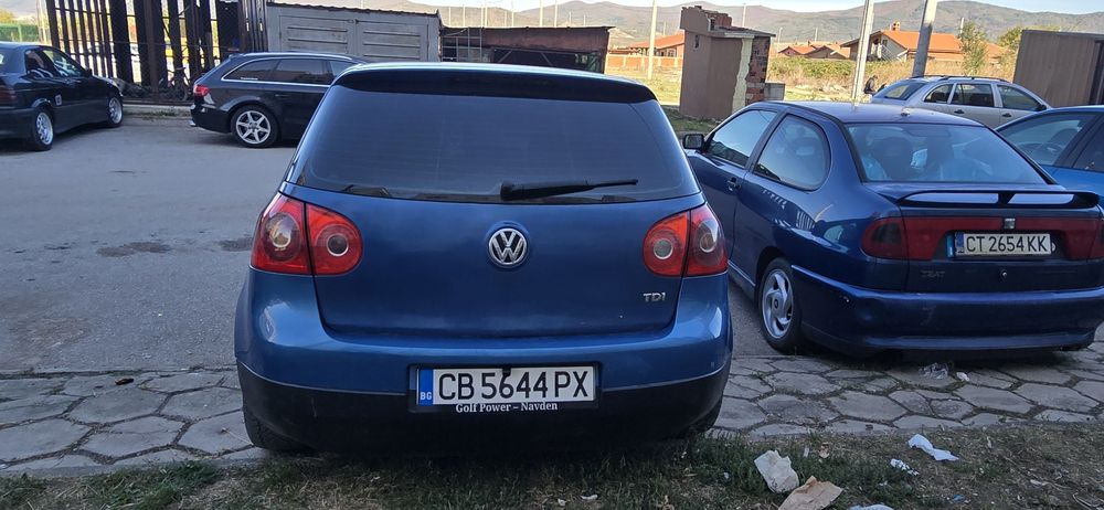 Продавам Golf 5 1.9 TDI 105k.