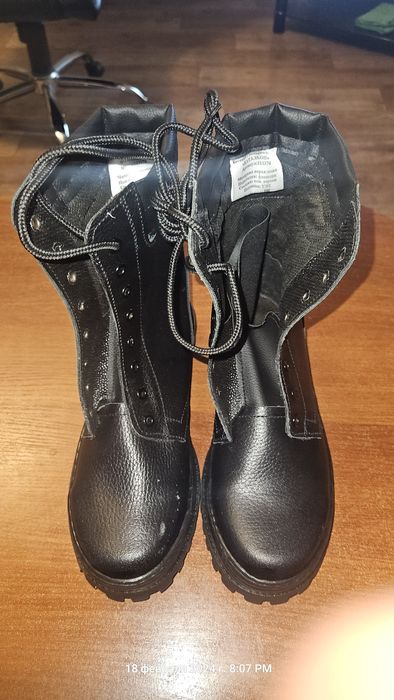 Продам берцы размер 41