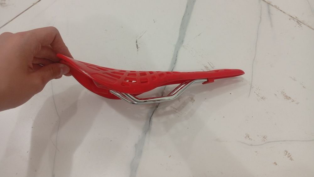 Продам седло Vertu Spider