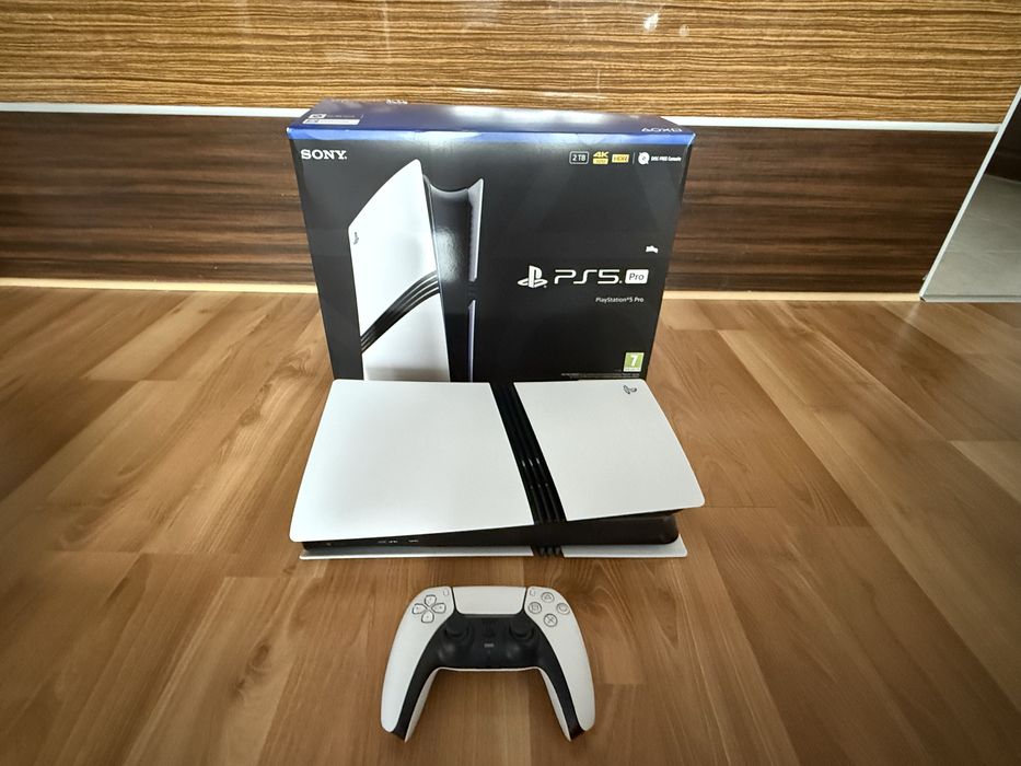 Перфектен на 1 месец PS5 Pro Playstation 5