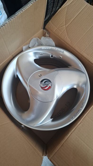 Katta Yoʻllarda Qolgan Avtomobil Shinalariga Xizmat koʻrsatamiz 24/7