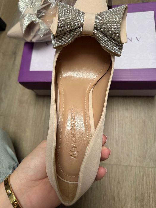 Rochii de seara noi cu eticheta