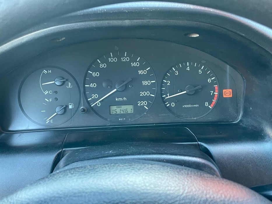 Продам Мазду 323