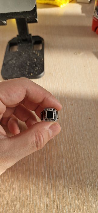 Продам печатку 925 проба состояние новой.