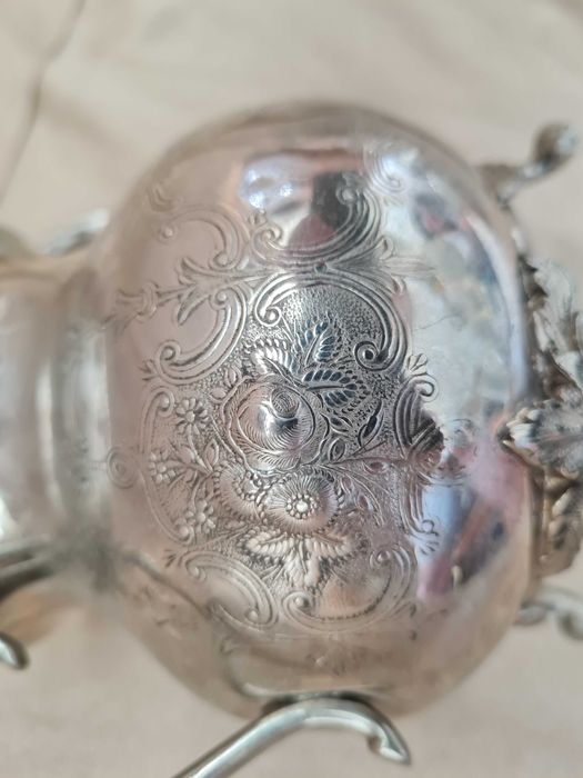 Продавам старинна купичка