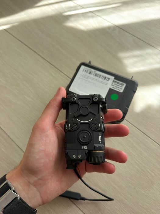 Продавам wadsn лцу лазер(eotech ogl) реплика