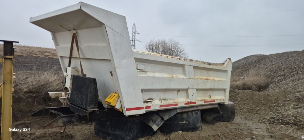 Vând bena basculabila iveco man