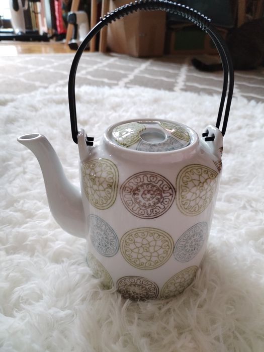 Set ceainic ceramic cu patru ceșcuțe