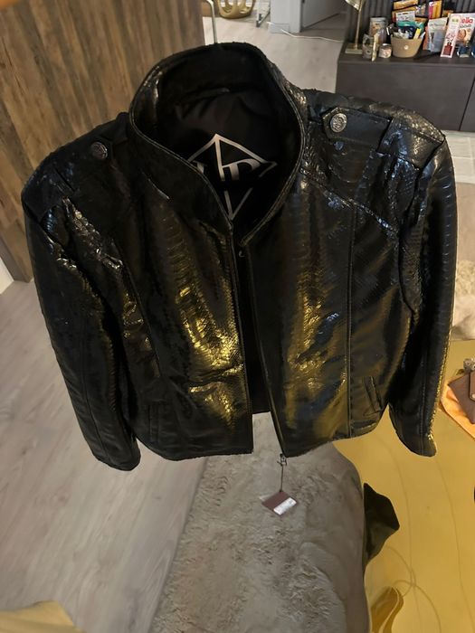 Geaca de piele din piton