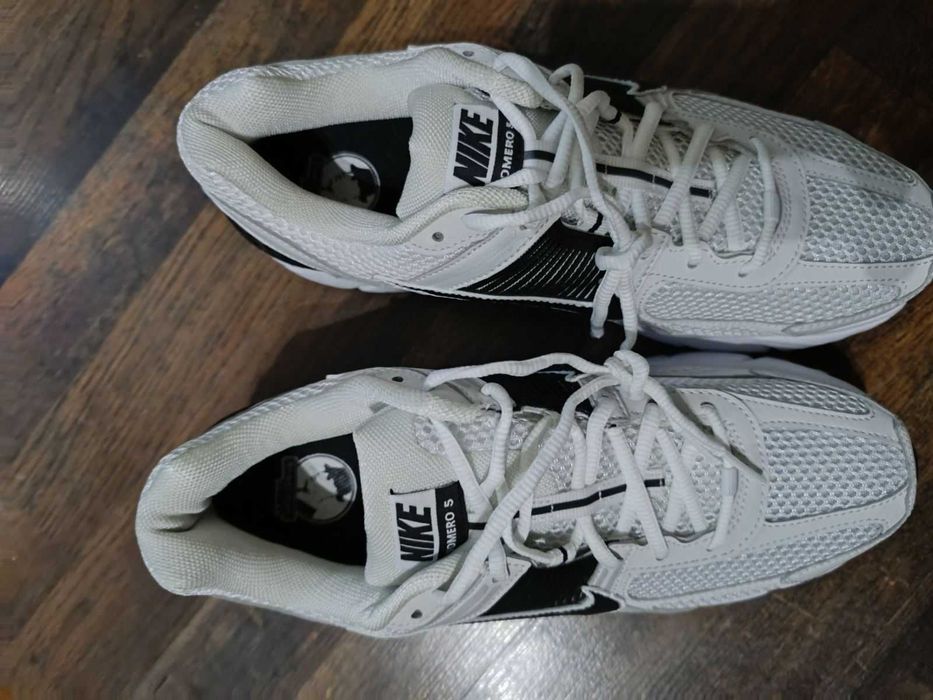Чистонови маратонки nike womero zoom 5