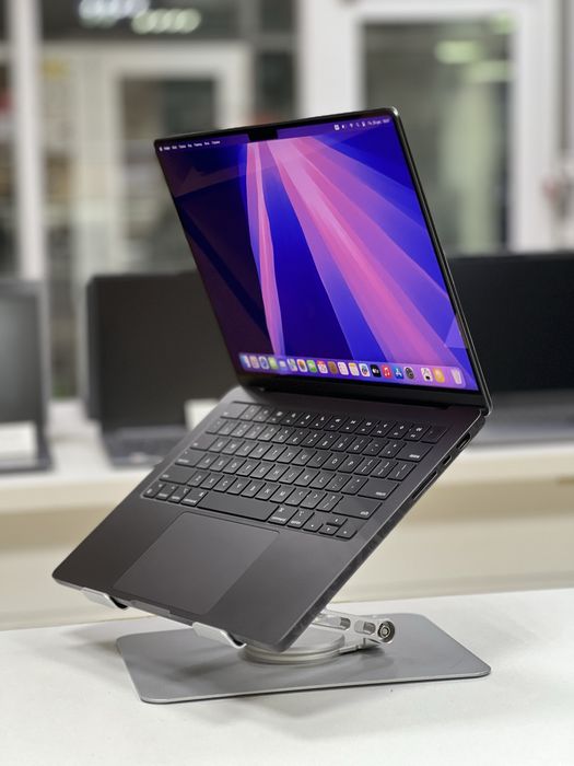 Apple MacBook Pro | M4 | 16Gb