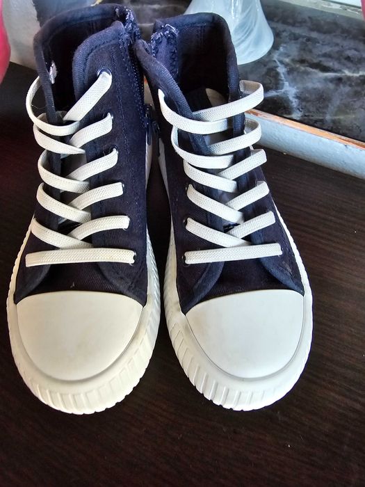 Обувки Nike 28 размер  и кецове GAP 28 размер  .За двата чифта 50лв