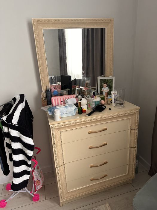 Продам шкаф комод с зеркалом