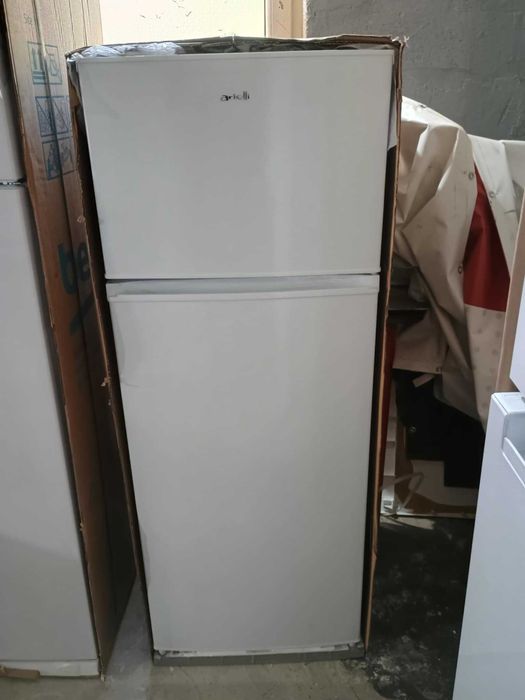 Нов Хладилник с горна камера ARIELLI-Ариели 143 см