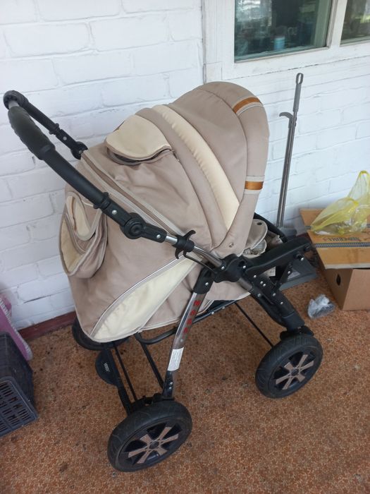 Продаётся коляска детская все сезонная.