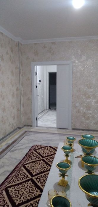 Guliston shahri yangi bozor yangi dom 2 xona balkonli.