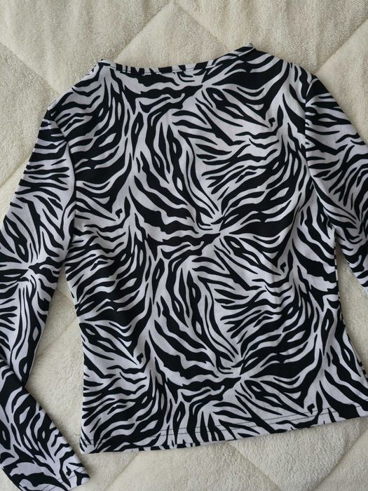 Ефектен дамски комплект – зебра принт