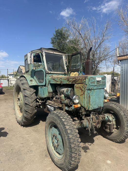 Два трактора т-40 на ходу