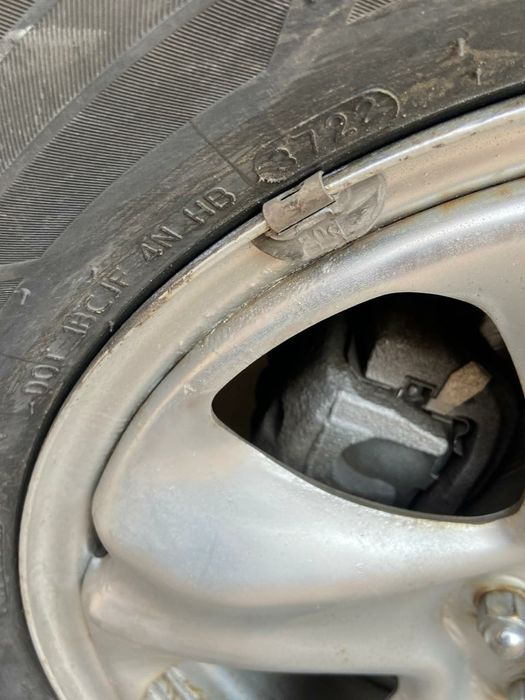 Продам диски с резиной на Субару