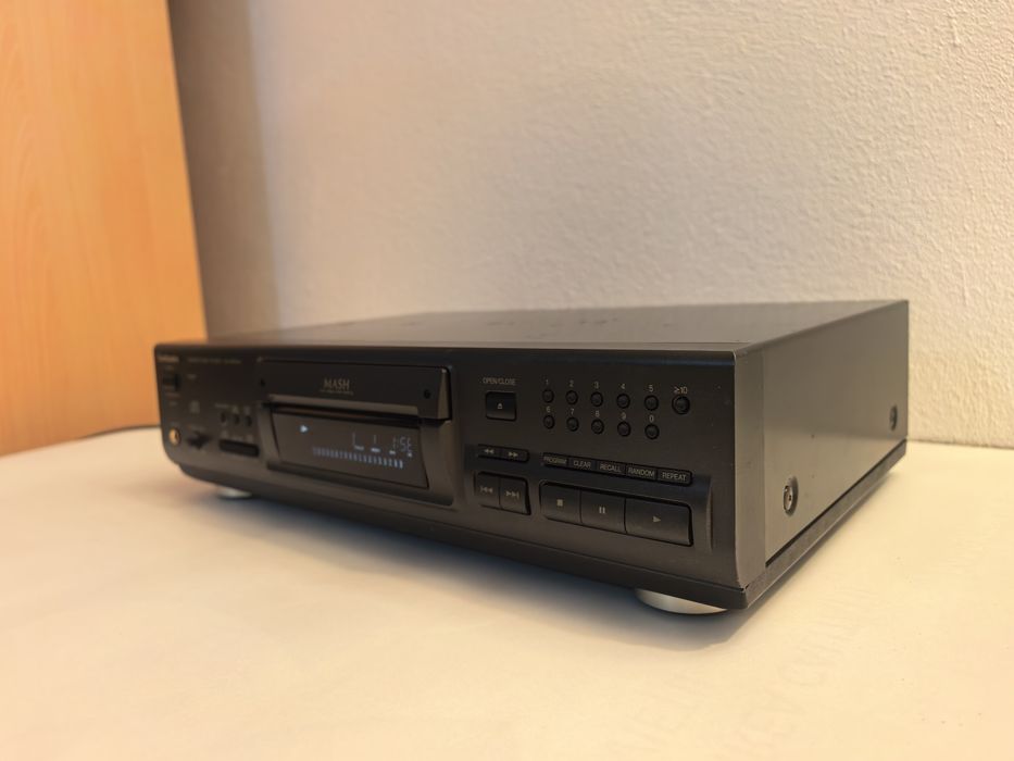 CD Player Technics SL PS670A cu telecomanda originala