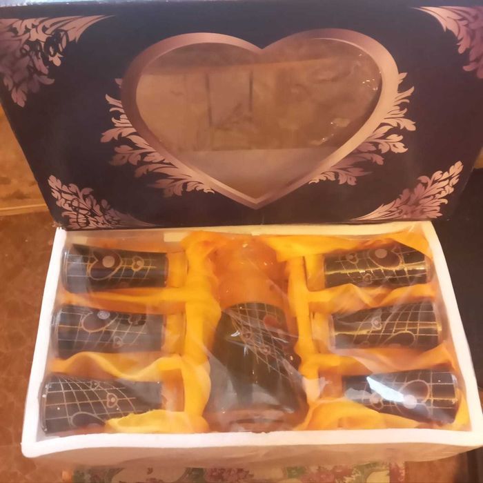 Стаканы и графин