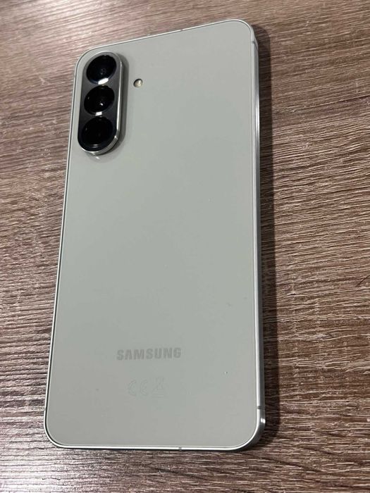 Samsung A56 5g перфектен