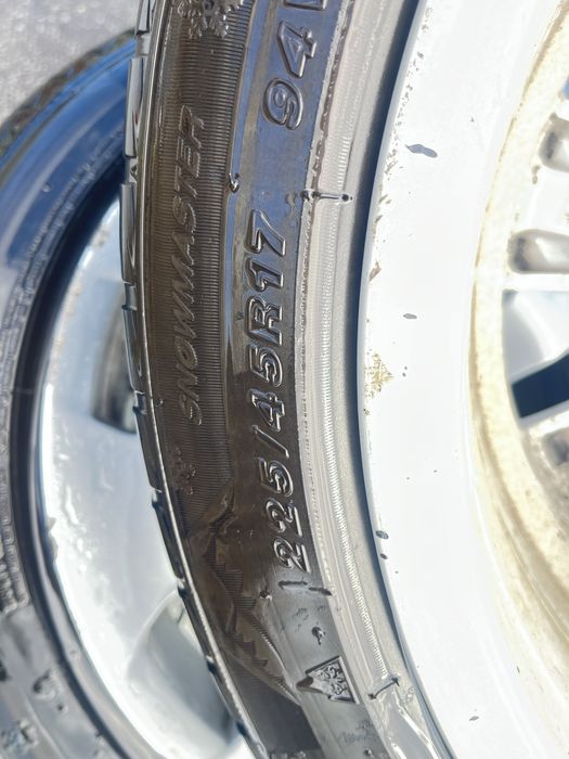 Джанти с гуми BMW 17” прави без забележки,