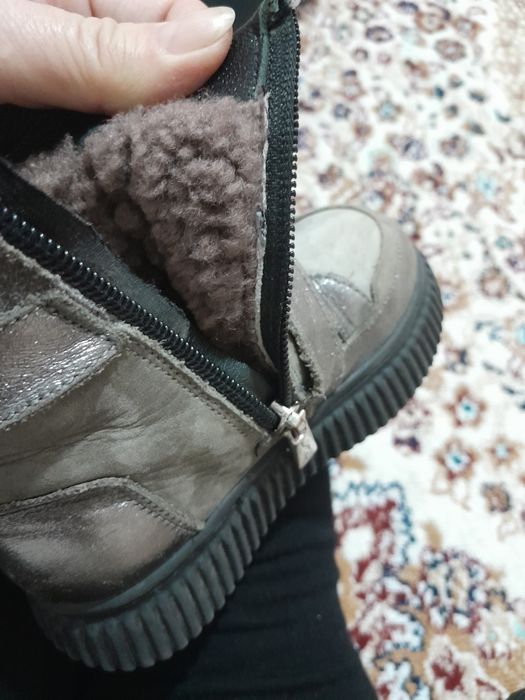 Продаю детский сапоги