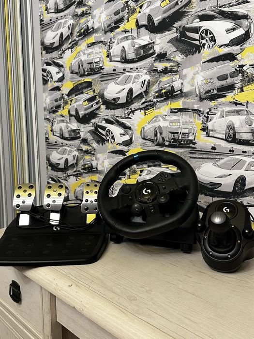 Игровой руль Logitech G923