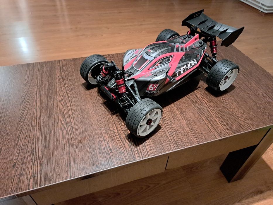 Automodel Arrma typhon 6s nou