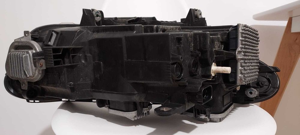 Far Stanga FULL LED BMW X1 F48