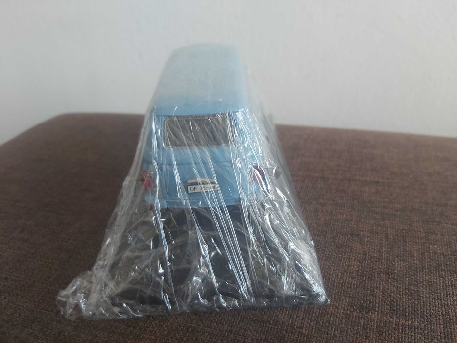 Macheta Barkas 1000 Van (scara 1:43) colecția DeAgostini „Mașini de Legendă"