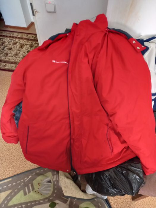 Куртка пуховик в отличном состоянии