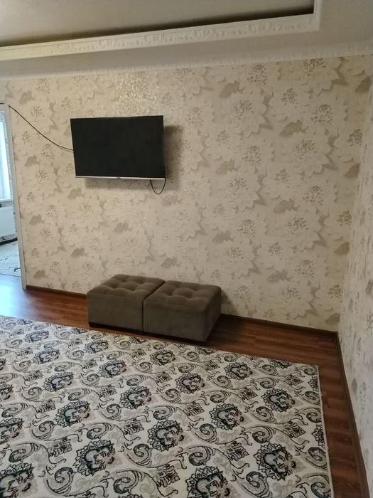 Чирчик аренда 2 ком квартира в 3 мкр 4 этаж