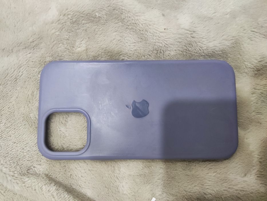 Продаю чехлы для 12 айфонов, доставка стоит денег