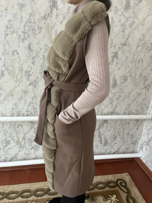 Меховая безрукавка