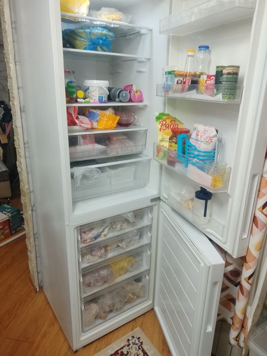 Холодильник продаем
