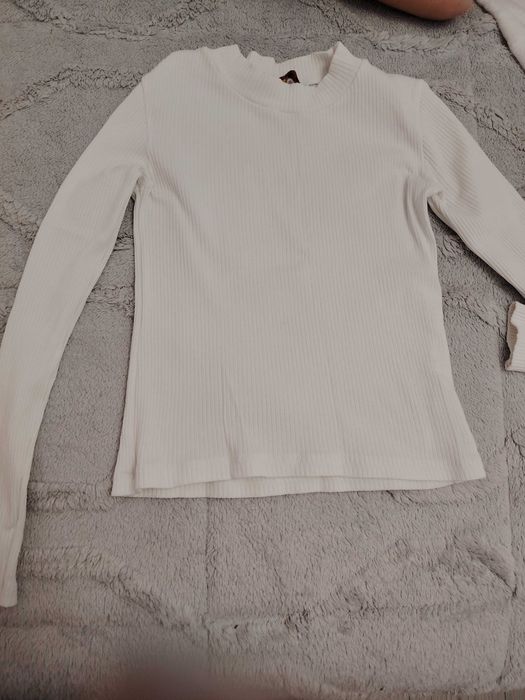 Бели блузки за 11 г., Зимна рокля плетиво