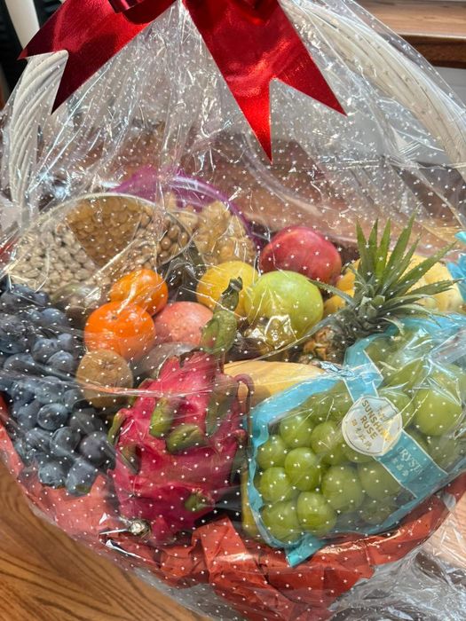 Корзина с фруктами подарочная