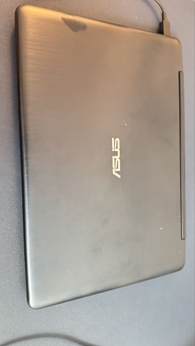 Продам ультрабук ASUS размер диагонали 13.