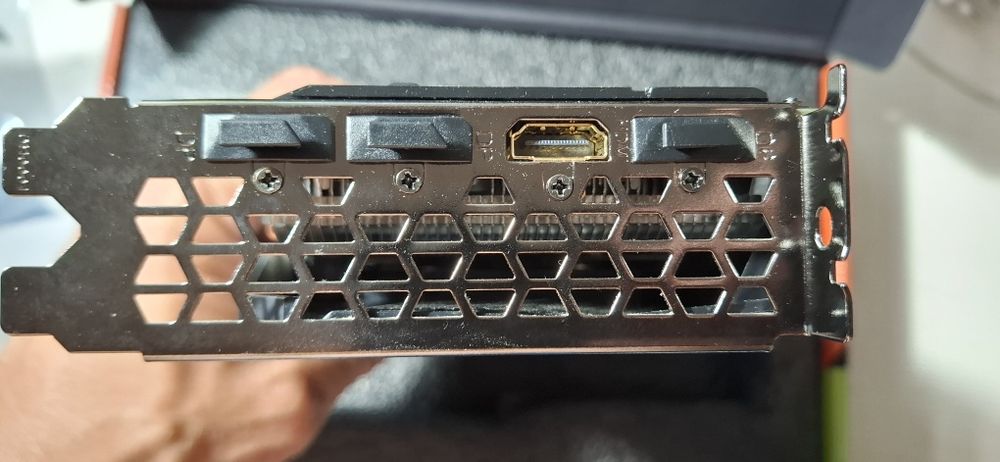 Видеокарта RTX 2060 super в исполнении от Gigabyte. Видеокарта полност