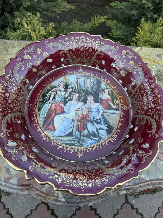 Fructiera meissen - portelan pictat, montura bronz aurit